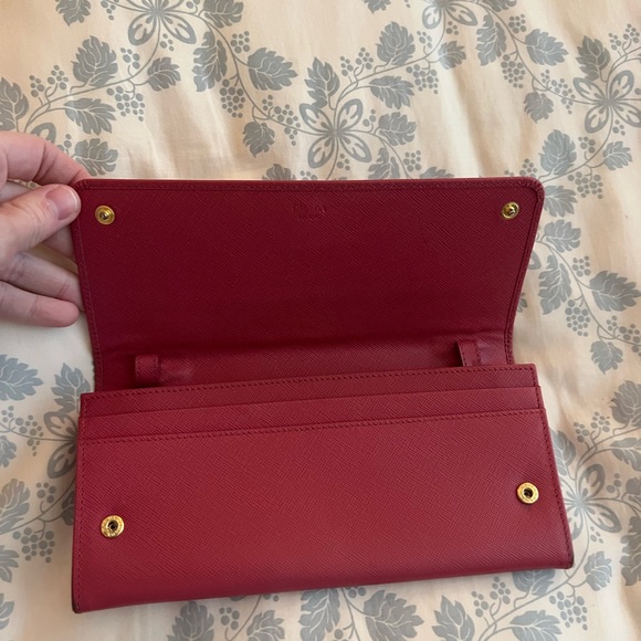 Prada Saffiano Megal Oro Wallet - Picture 3 of 9